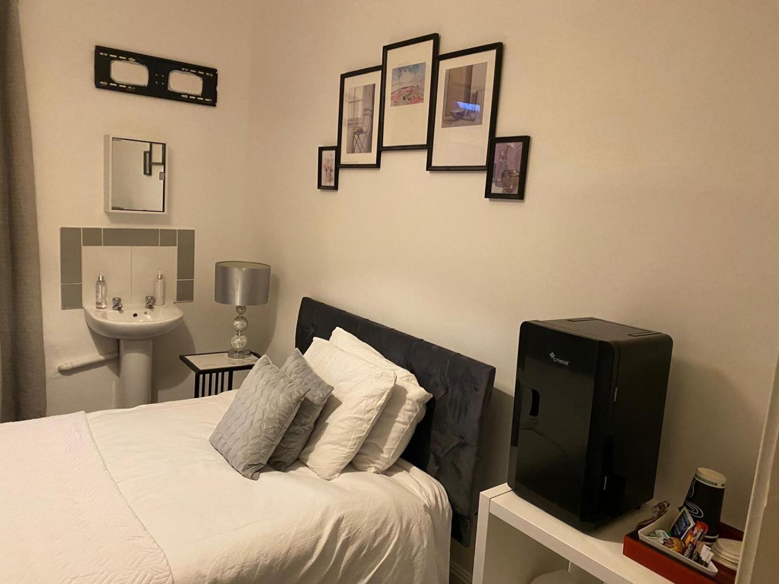 Precise Homes Ltd Wolverhampton Dış mekan fotoğraf